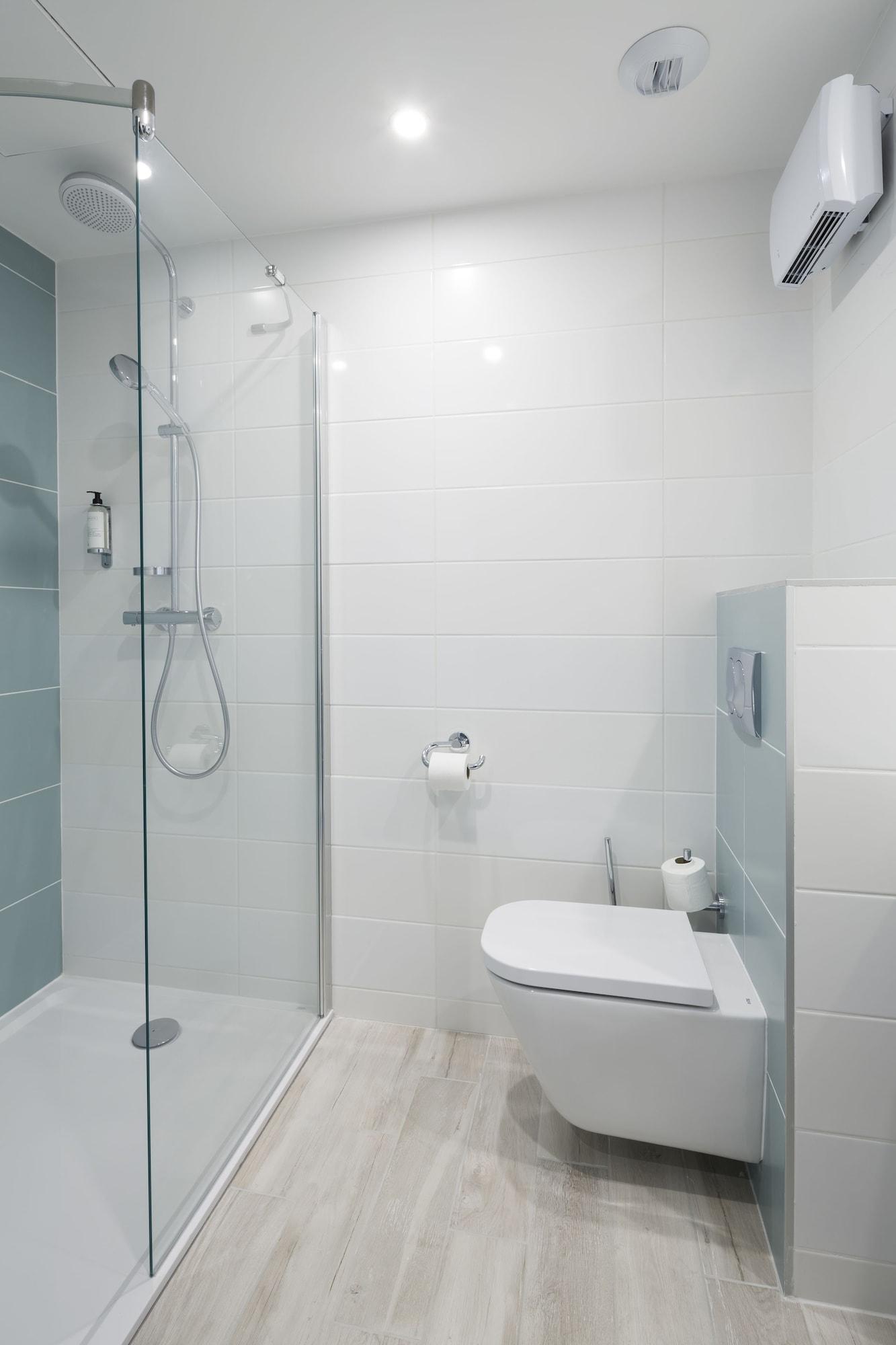 Logis Hotel Les Pins - Operalia Balaruc-les-Bains Zewnętrze zdjęcie