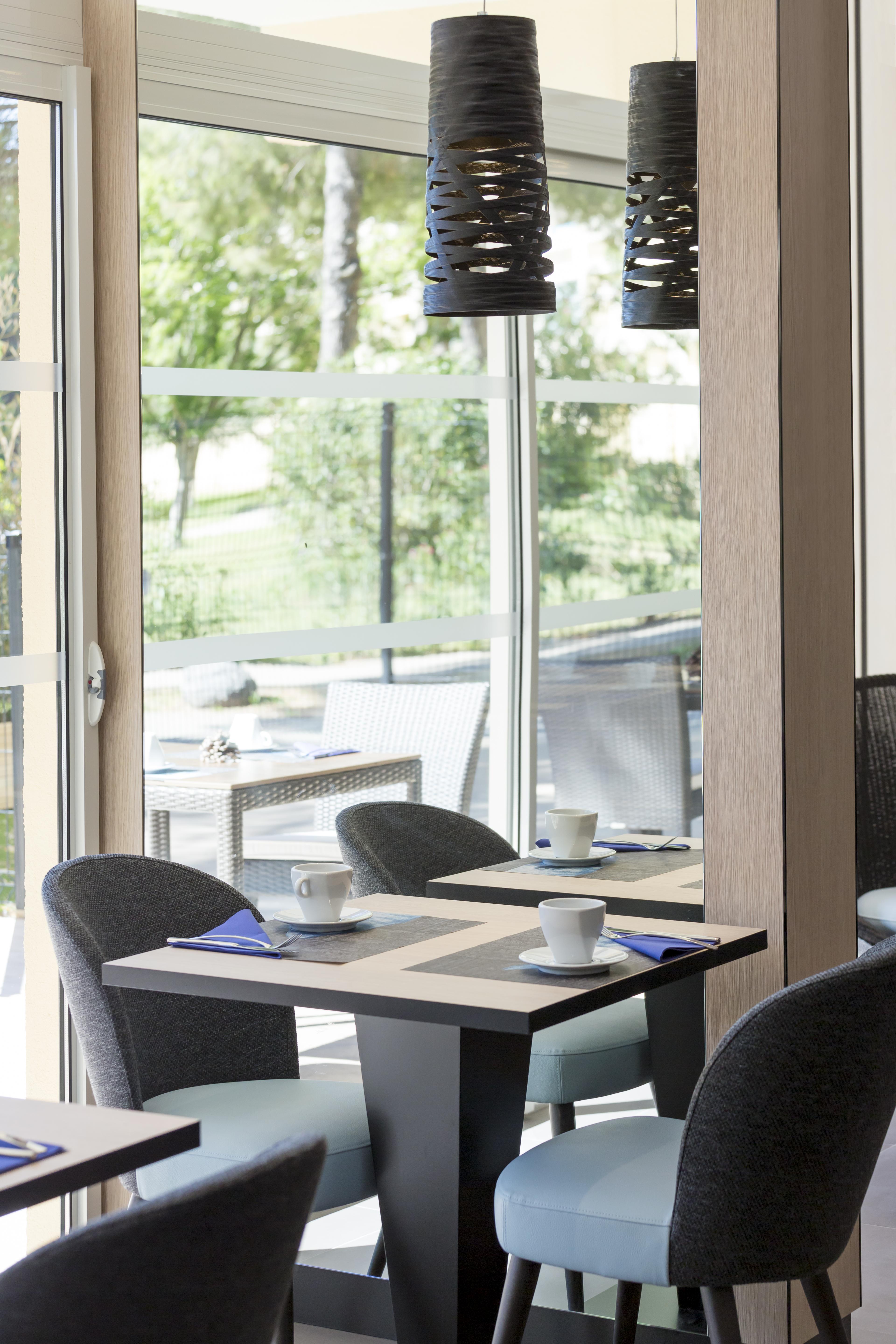 Logis Hotel Les Pins - Operalia Balaruc-les-Bains Zewnętrze zdjęcie