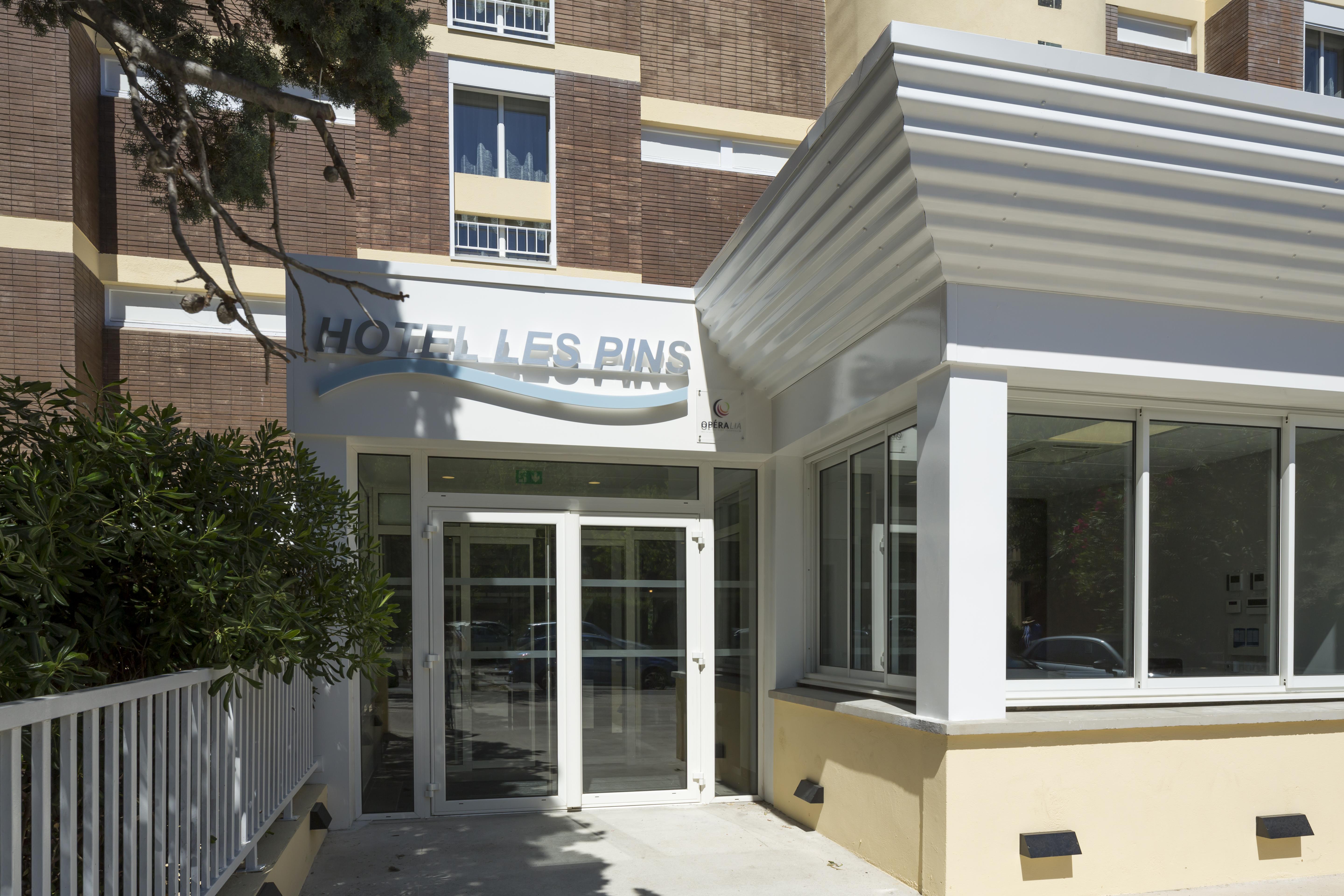 Logis Hotel Les Pins - Operalia Balaruc-les-Bains Zewnętrze zdjęcie