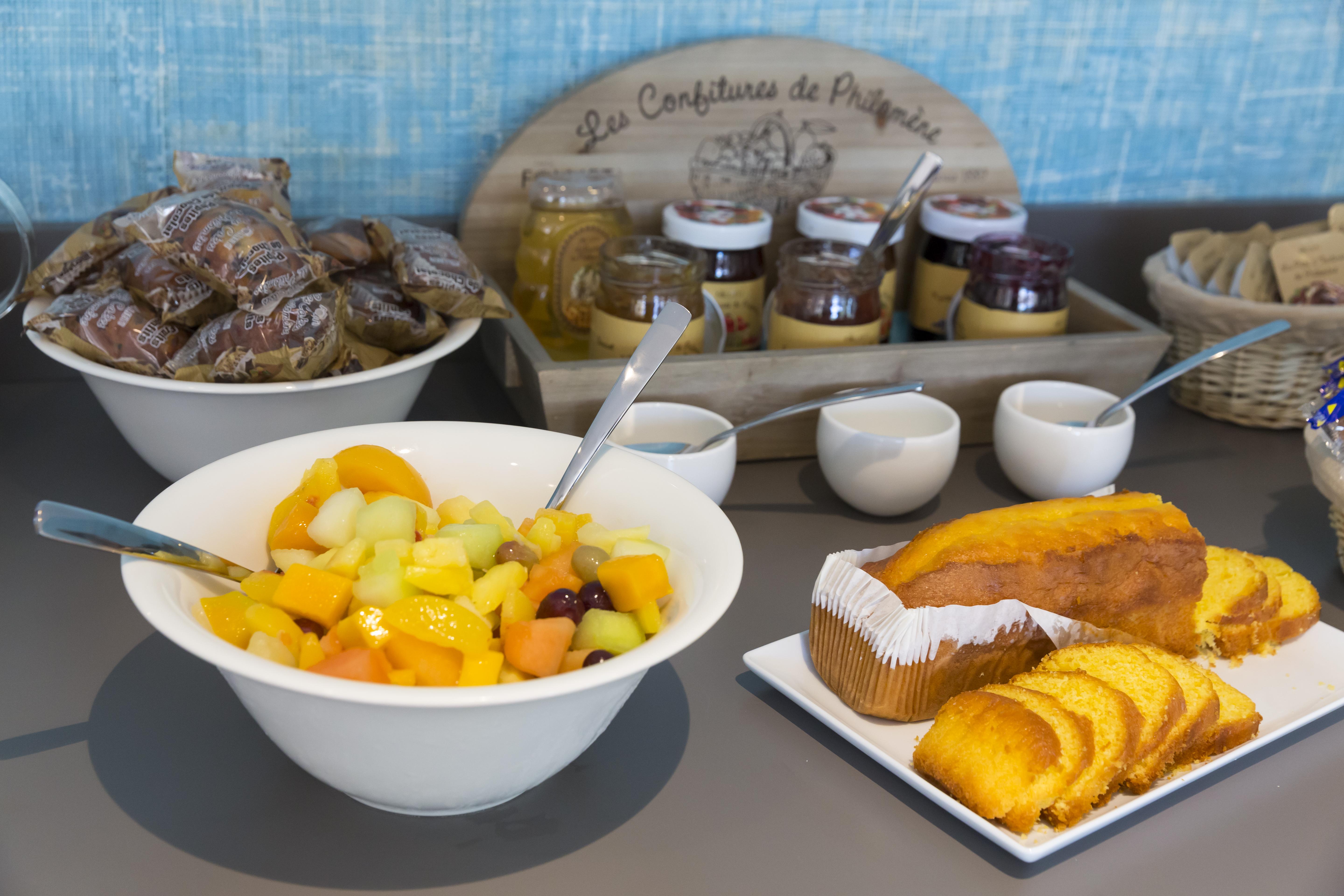 Logis Hotel Les Pins - Operalia Balaruc-les-Bains Zewnętrze zdjęcie