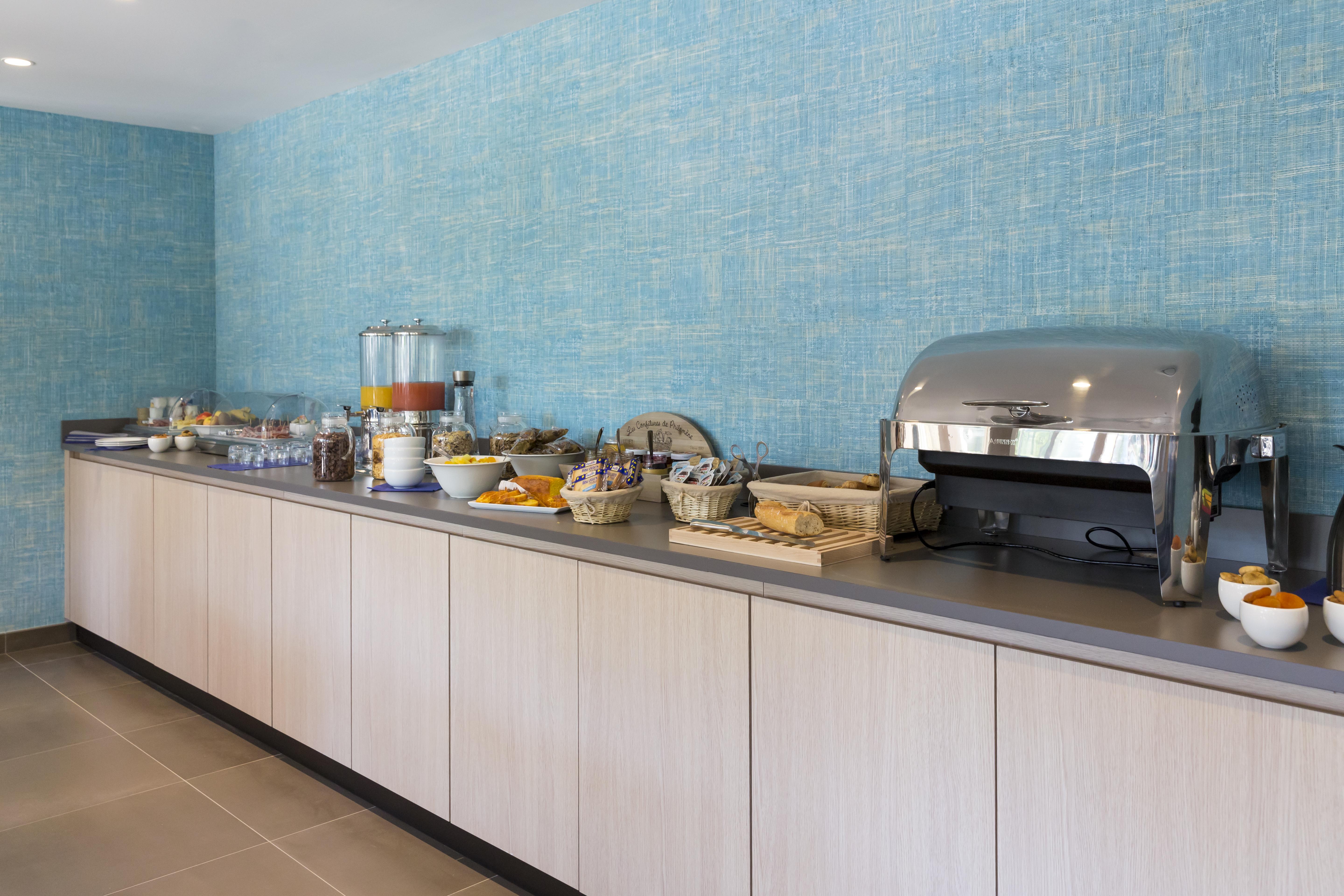 Logis Hotel Les Pins - Operalia Balaruc-les-Bains Zewnętrze zdjęcie