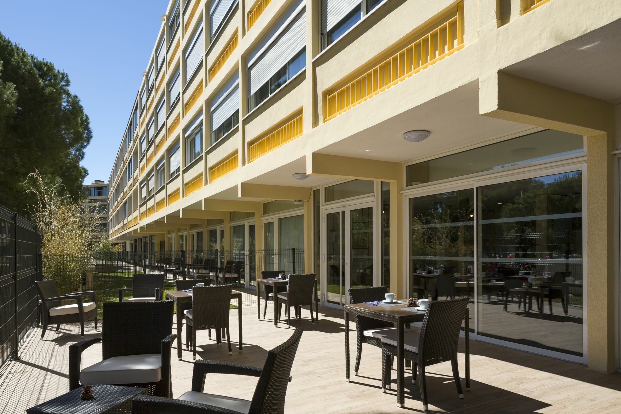 Logis Hotel Les Pins - Operalia Balaruc-les-Bains Zewnętrze zdjęcie